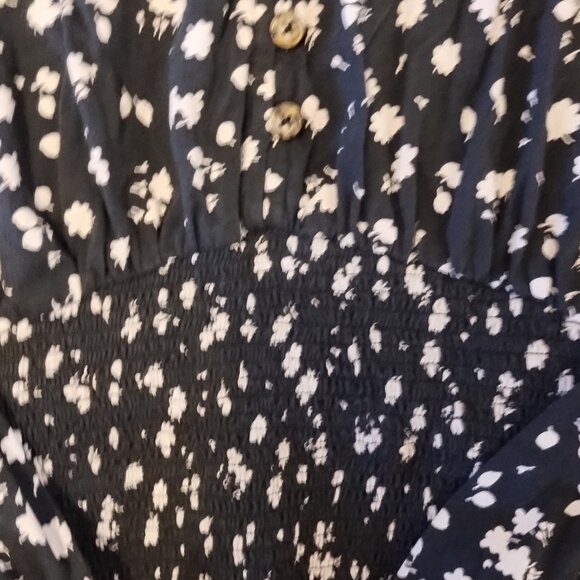 Anthropologie Maeve Smocked Button Down Top Small - Picture 5 of 6